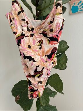 Billabong one piece swimsuit retro floral